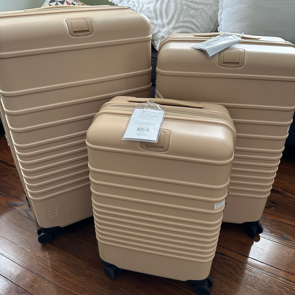 Beis luggage set